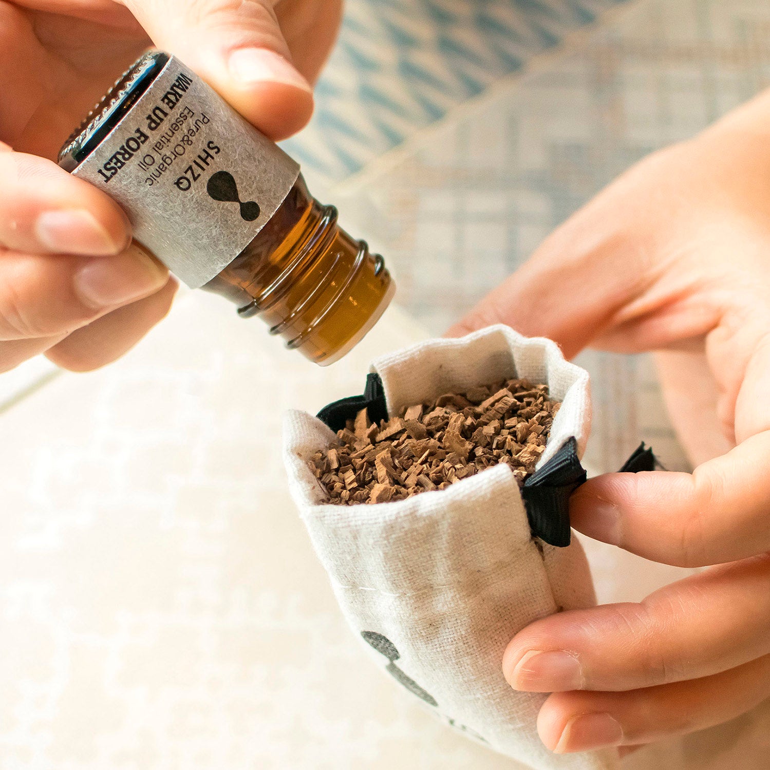 安眠のための国産杉のエッセンシャルオイル&ディフューザー ギフト