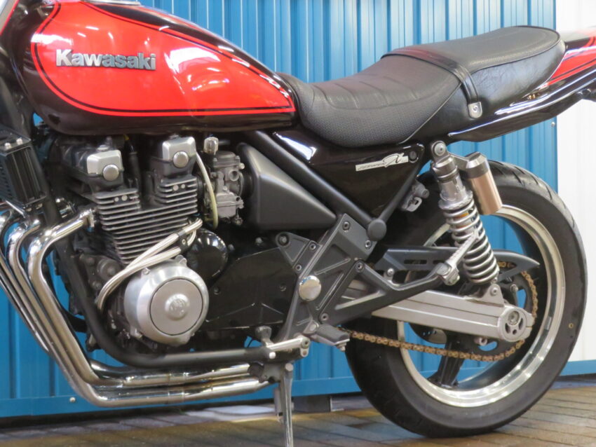 カワサキ/ゼファーχ – シイナモータース