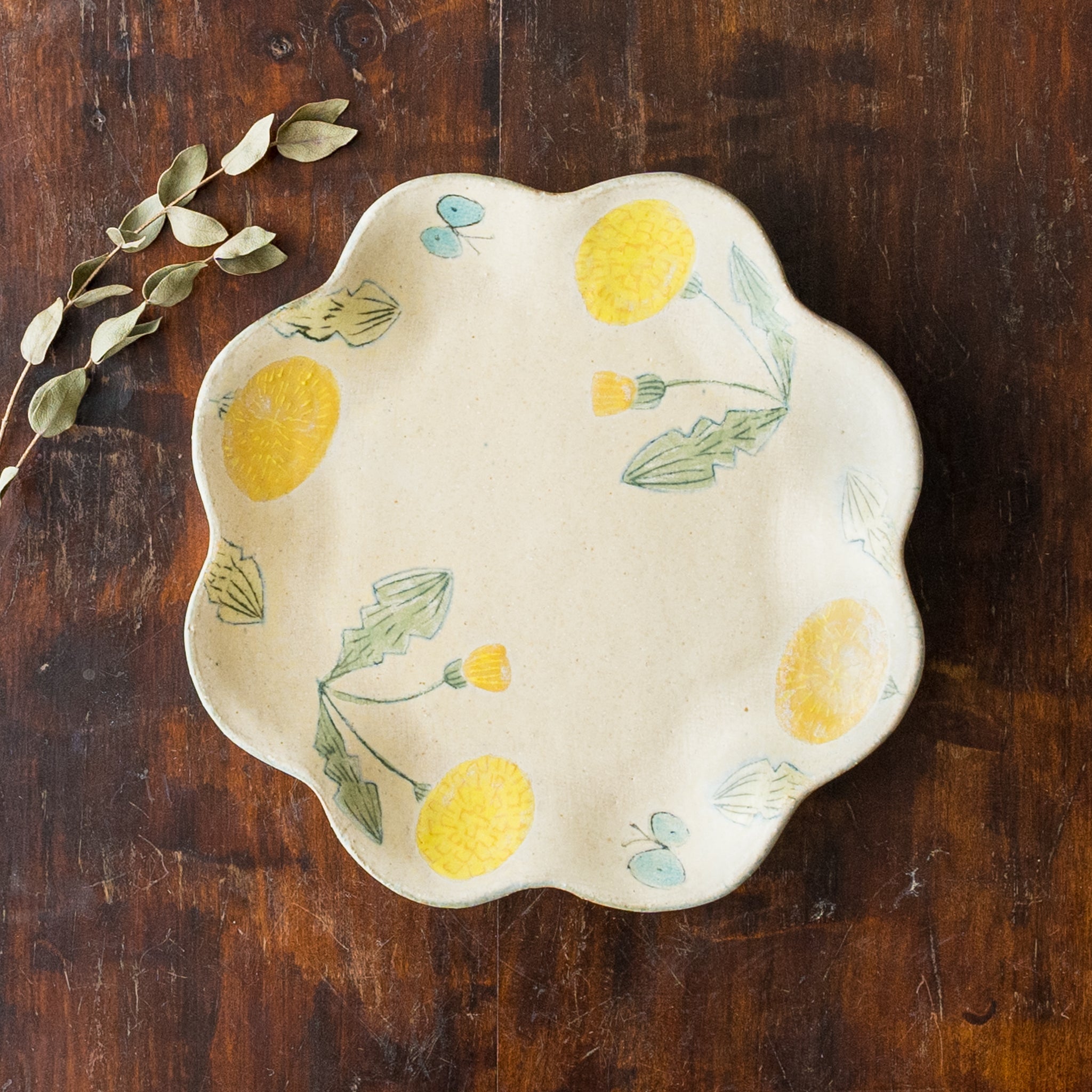 作家 森野奈津子 たんぽぽ 花型皿 中｜和食器通販 四季折折 – 四季折折