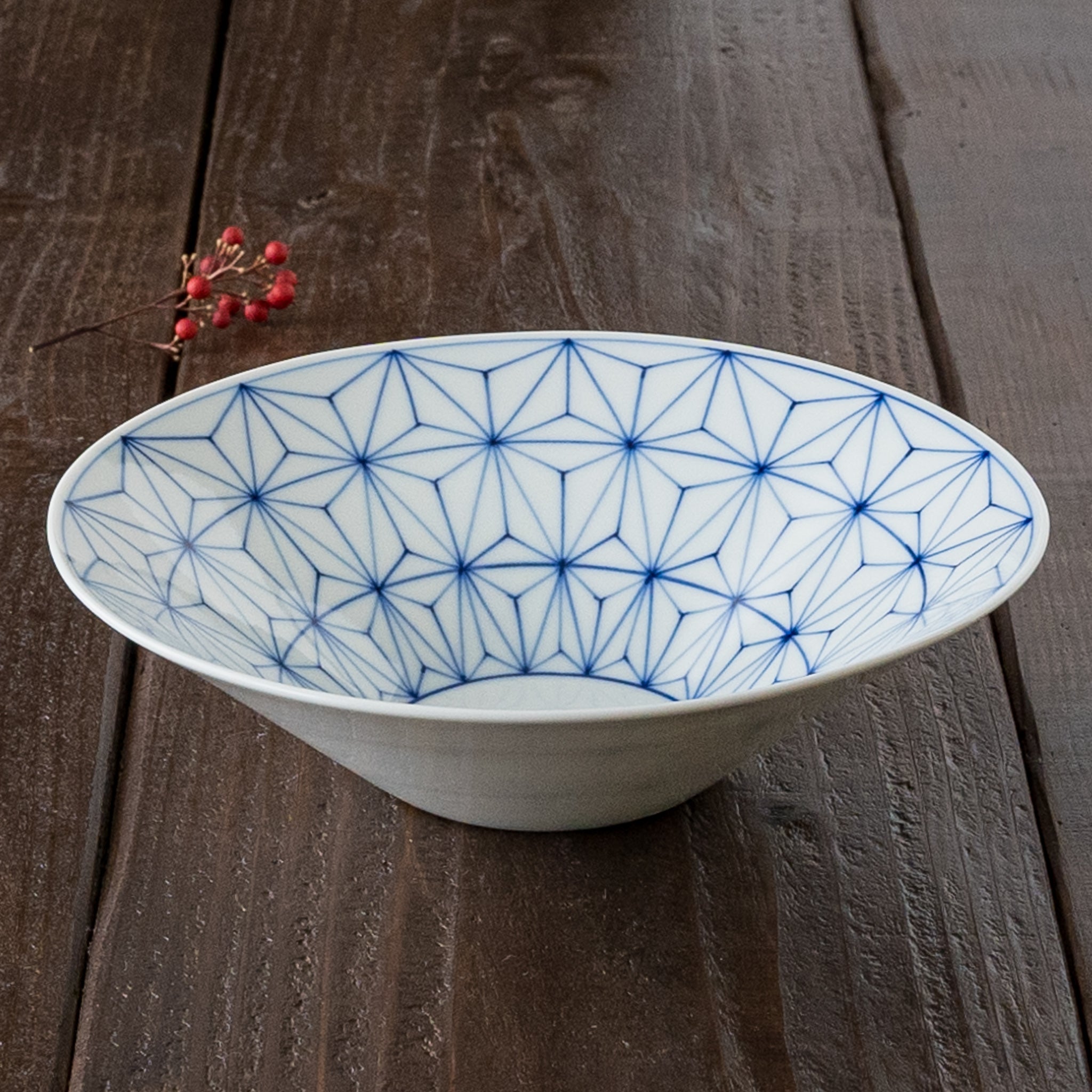 瀬戸染付窯屋 眞窯 麻の葉 預け鉢 円錐形｜作家もののうつわ通販 四季