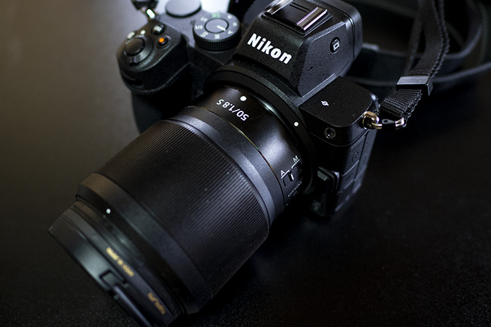 NIKKOR Z 50mm f/1.8 S の夜間手持ち撮影の性能をレビューします