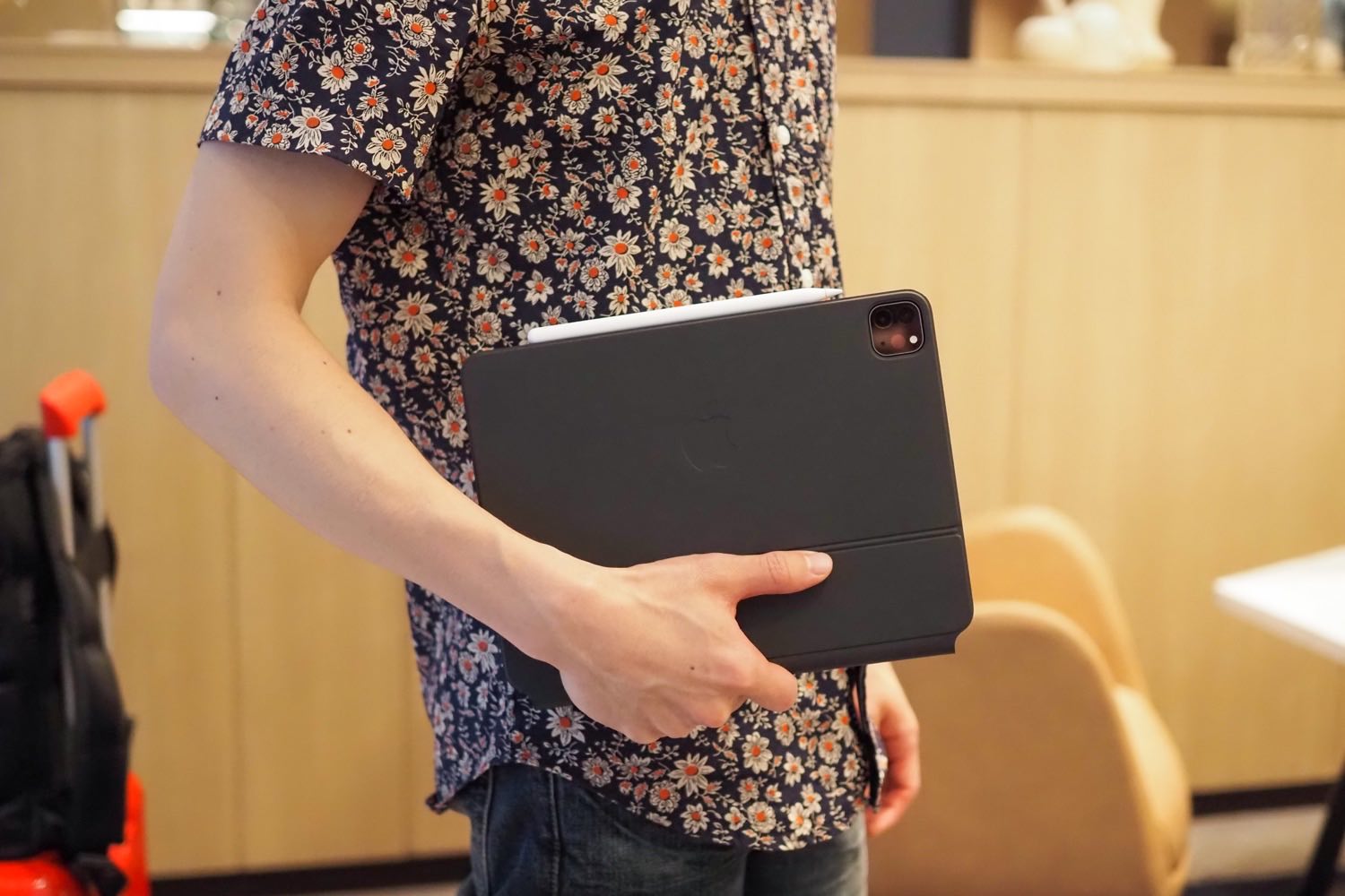 比較】ブログ執筆用のMagic Keyboardが重すぎたのでSmart Keyboard