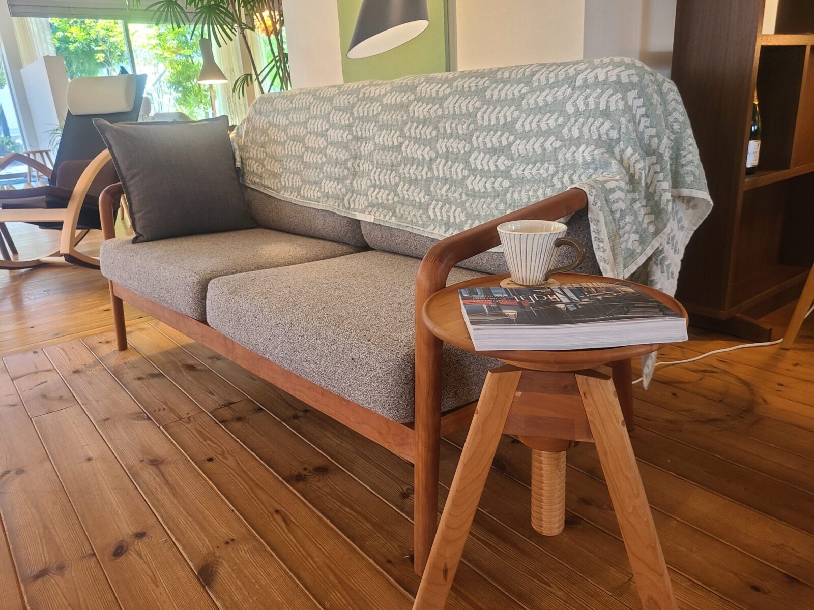 広松木工 ルメスツール | 塩田家具 リヴリア