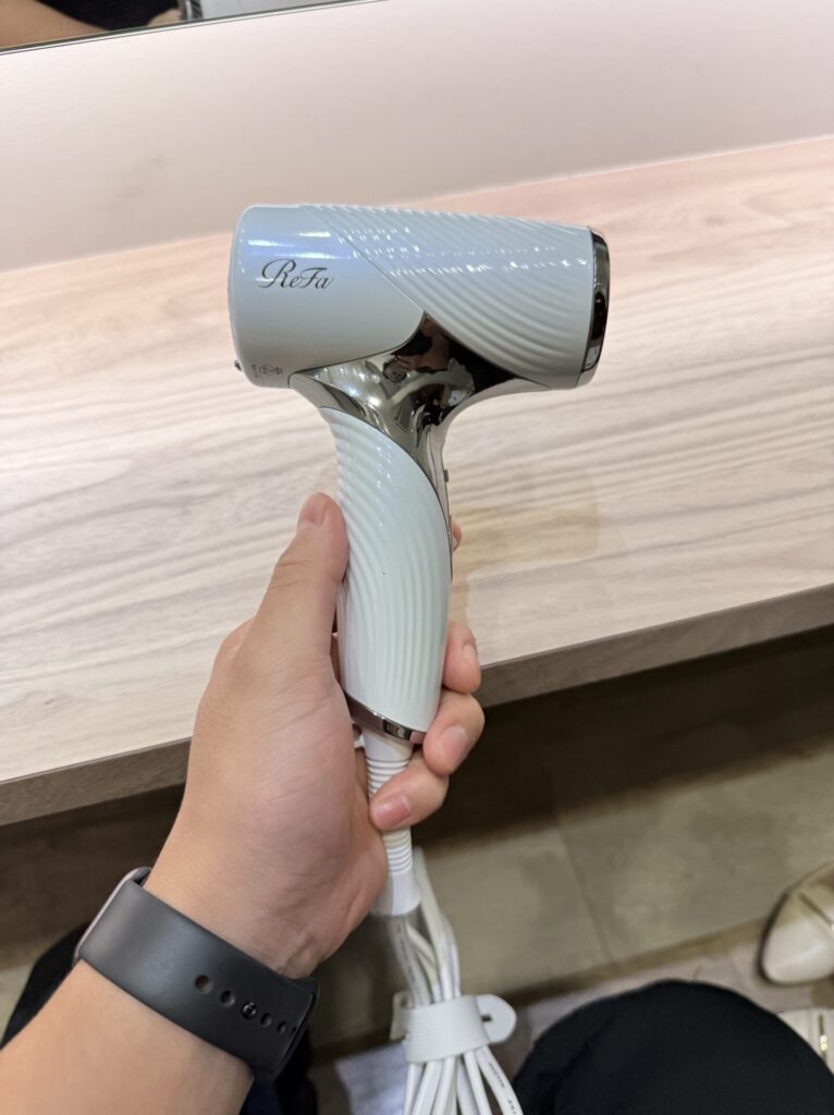 小さくて軽い！ReFa BEAUTECH DRYER SE 製品紹介 - 白髪ケア福岡