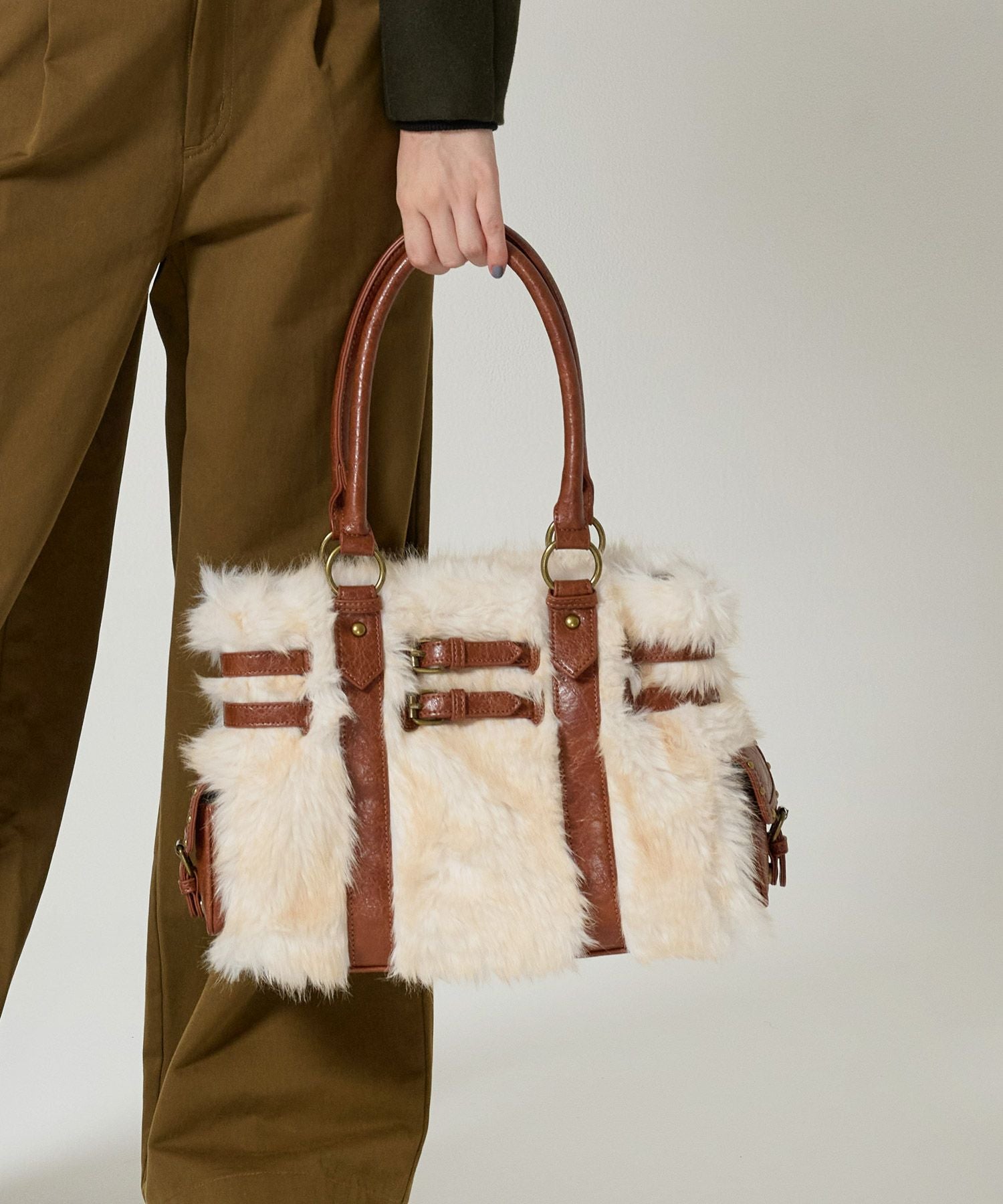 ヴィンテージライク フェイクファーハンドバッグ TINA：JOJUN 全2色