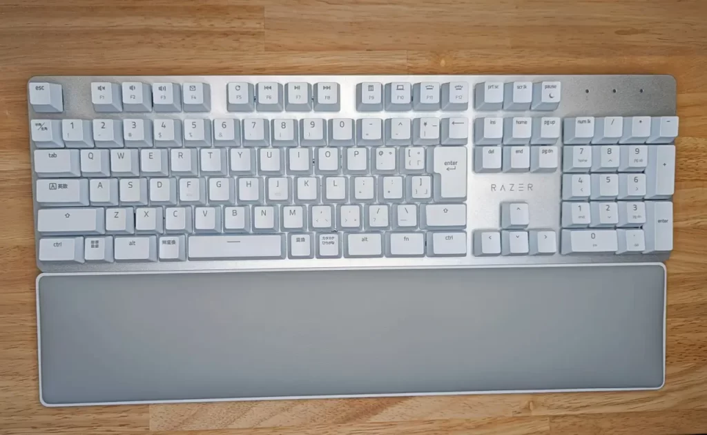 Razer Pro Type Ultra JP レビュー】悪くないけどオススメしづらい白い