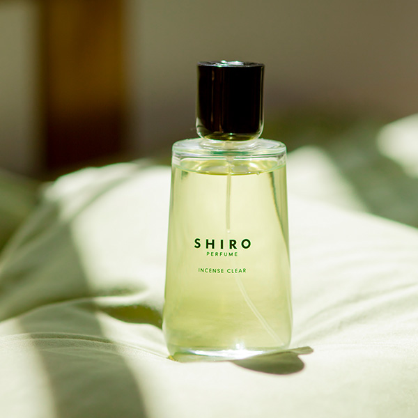 ビューティーコラム vol.27＞香水を足首に付ける効果は？香りがしない