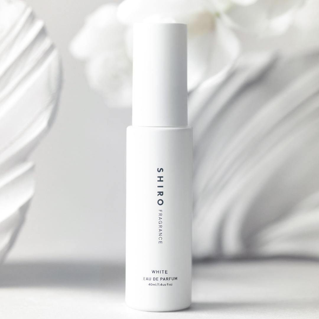 ホワイトリリーやホワイトティーを基調にした涼しげな透明感を纏う