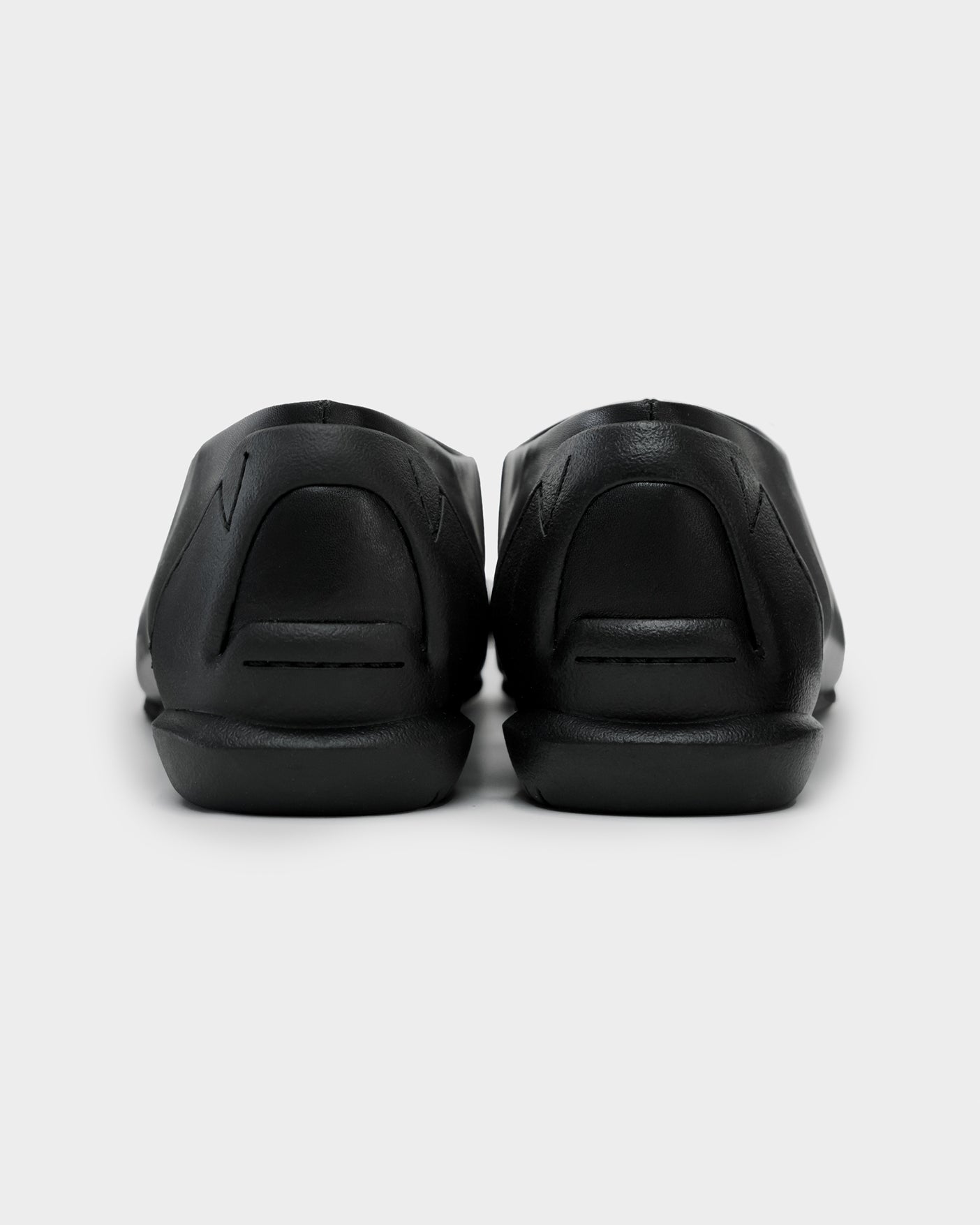 MM TIGHT SQUARE SLIPON / BLACK – SHISEI