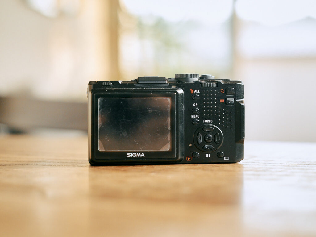 SIGMA DP1x買ってちょっとだけ使ってみた感想 - Shutter Loop