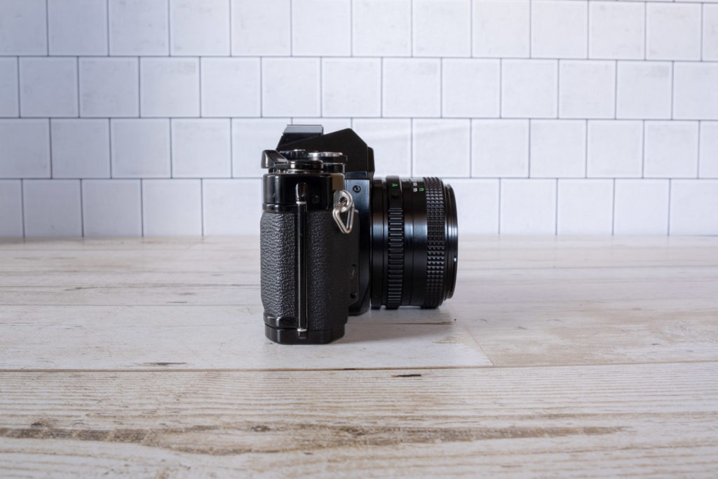 シャッタースピードダイヤルがない？！「Canon AV-1」は絞り優先に特化