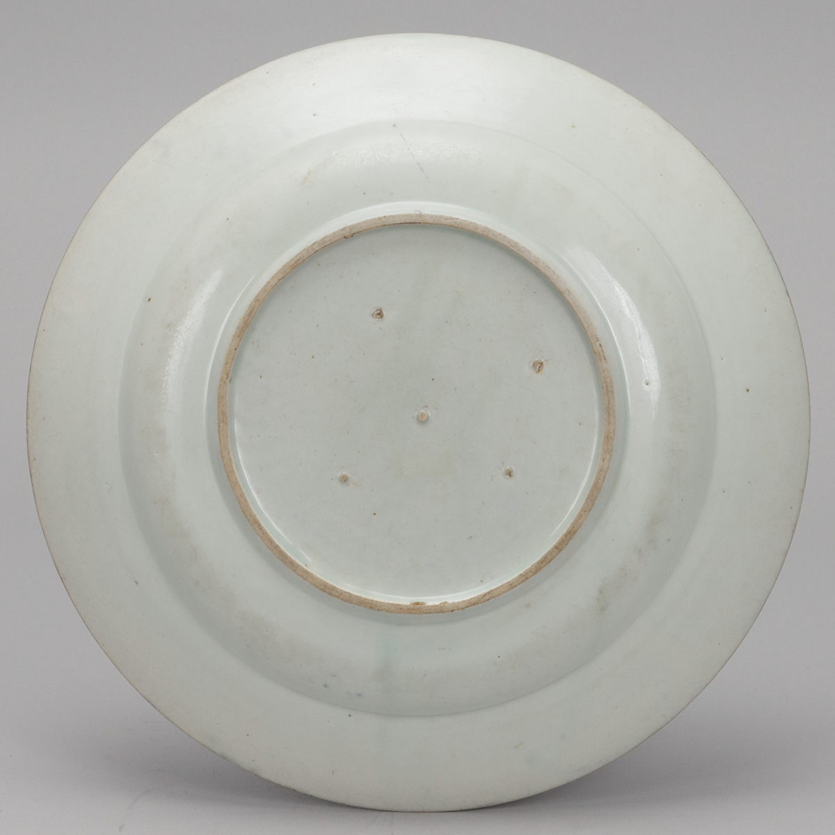 貨幣博物館 | 古伊万里染付VOC文字芙蓉手大皿（江戸時代・1680～1700