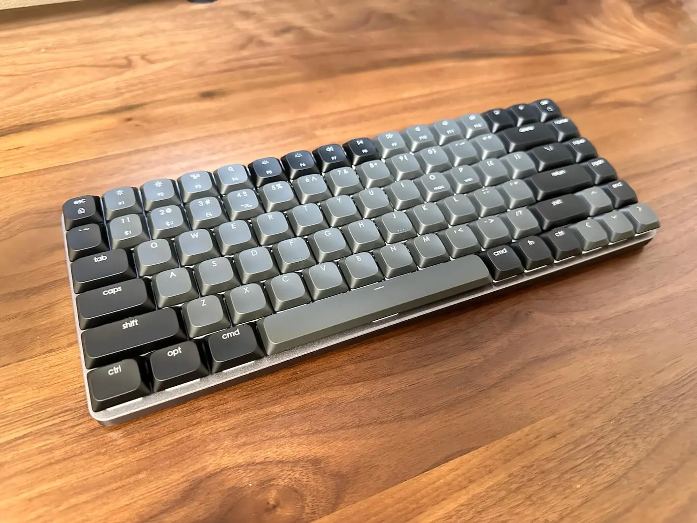 レビュー】Satechi メカニカルキーボード SM1｜マジでカッコ良すぎて