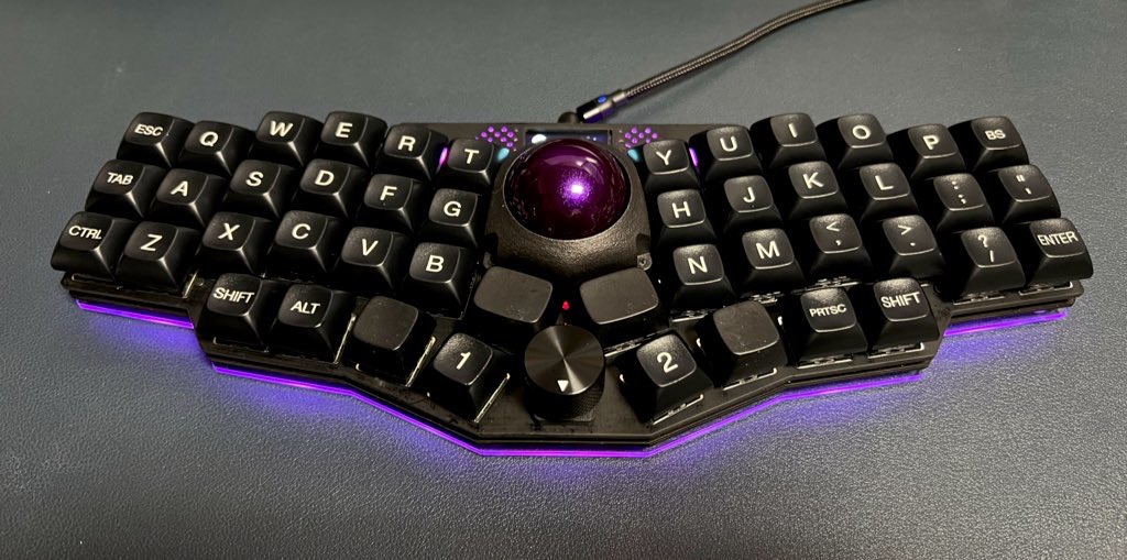 念願だったトラックボール一体型キーボード、cocot46plusを組み上げる