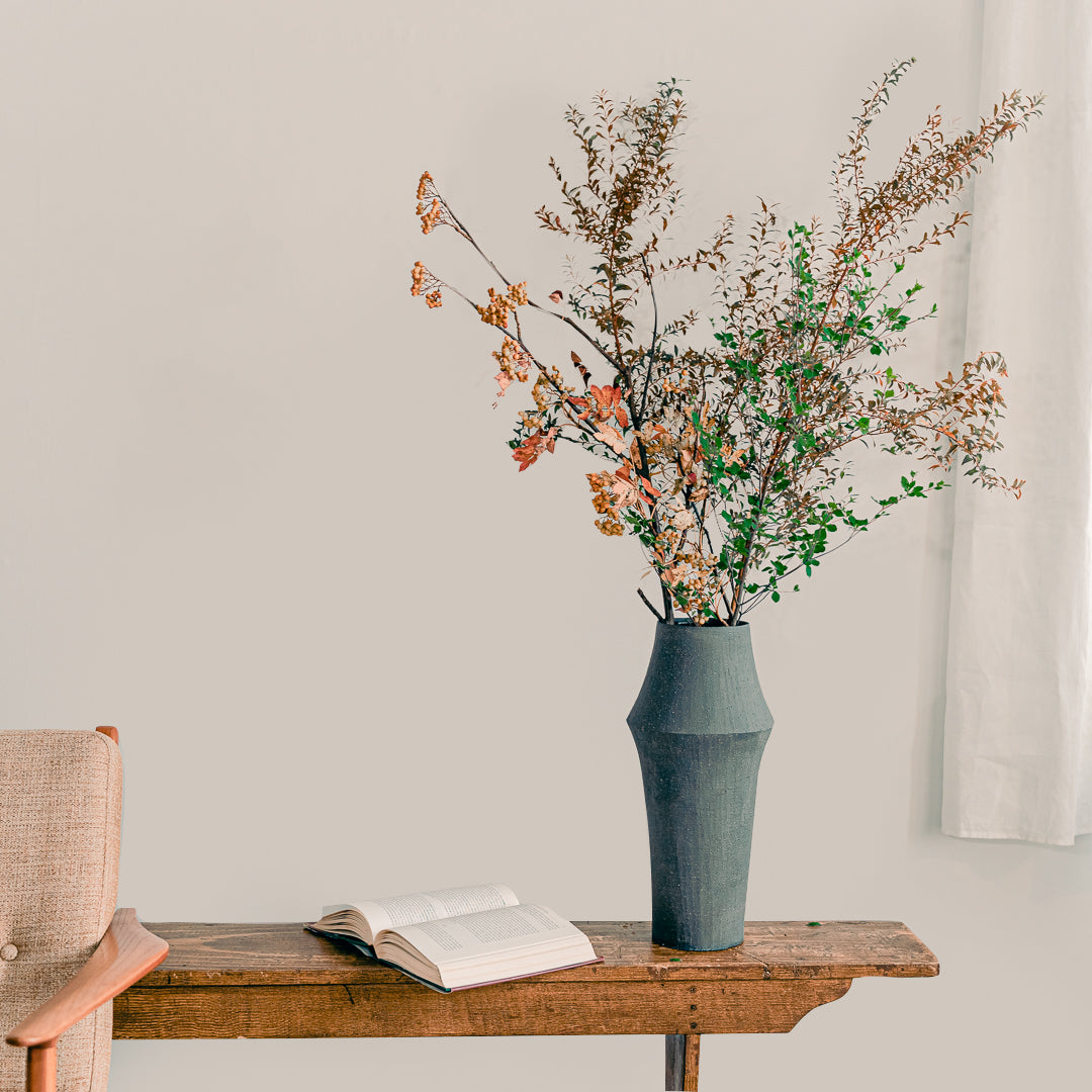 SHIRAKABA｜シルエットと陰影が美しい枝もの花器