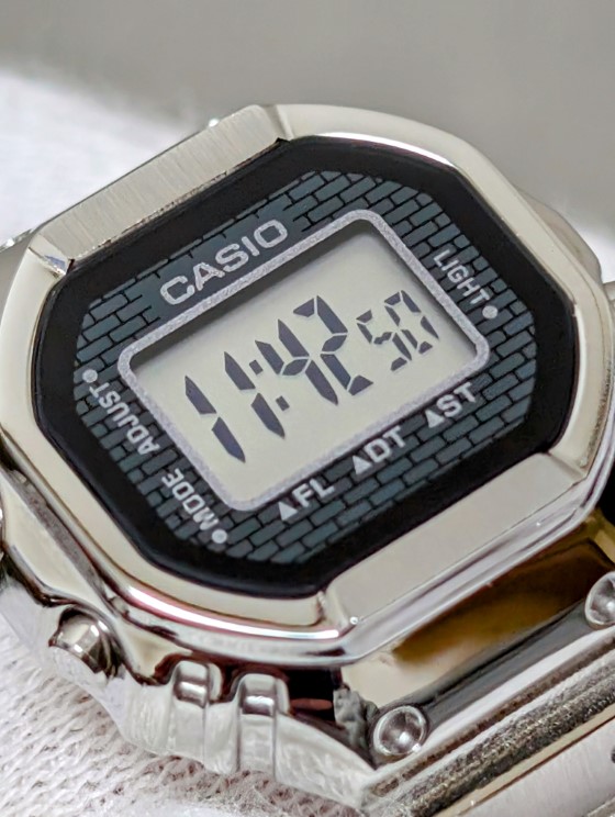 クリプリ【CASIO WATCH CRW-001-1JR】2024 | 欲しいっなかいしうブログ