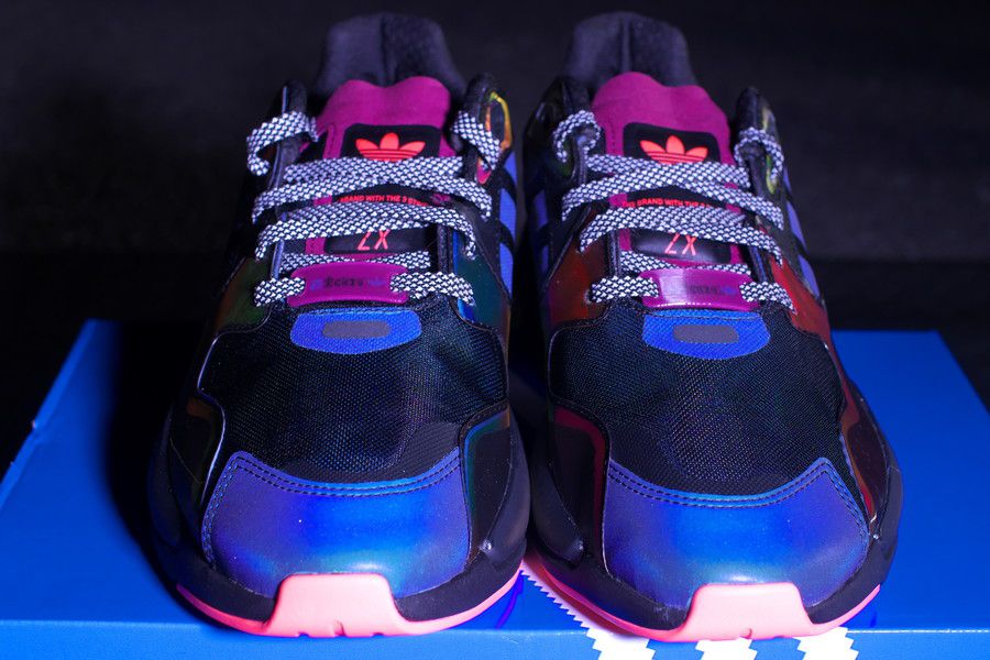 adidas ZX ALKYNE atmos “NEO TOKYO” 未来を表現した極彩色