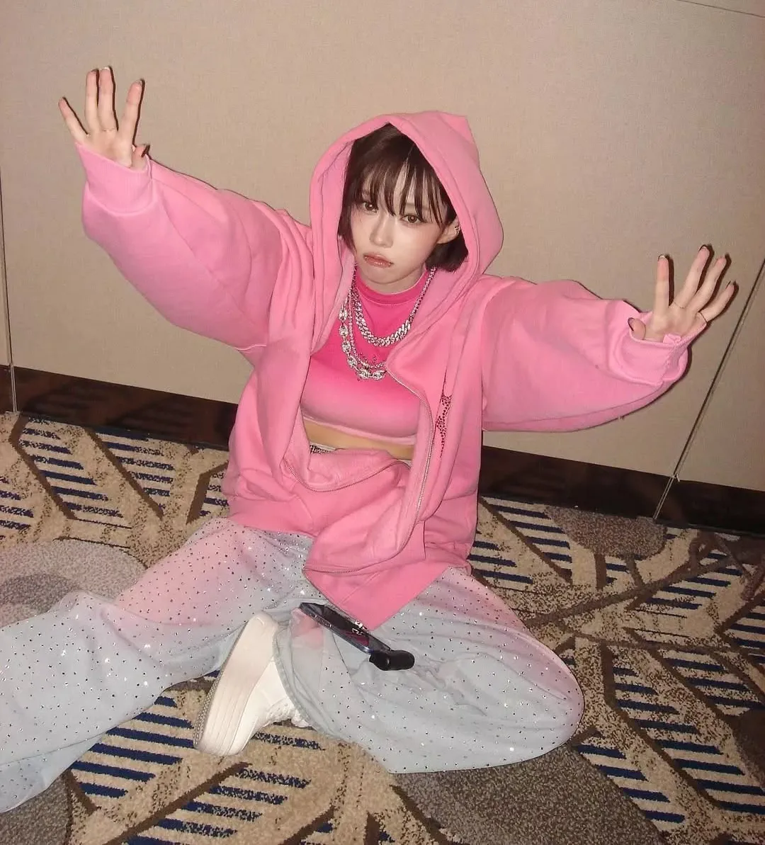 曲解説】aespa – Pink Hoodie | 炭酸和訳