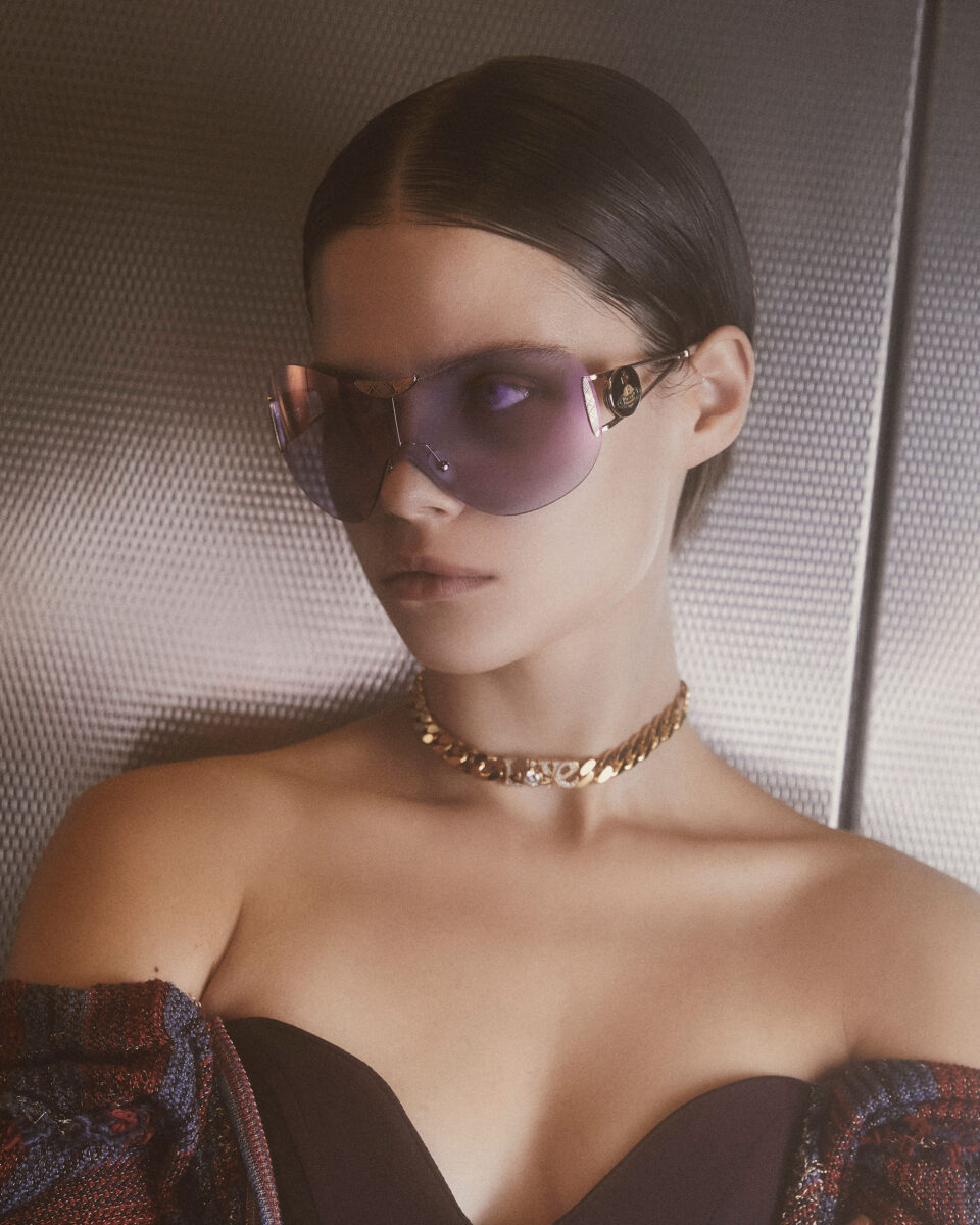 ヴィヴィアン・ウエストウッドから、2024年春夏の新作サングラスが登場