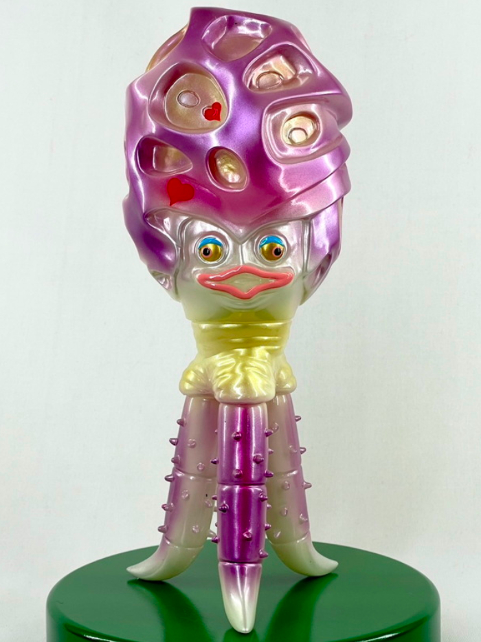 M1号 × 鵜川薫氏の「蓄光版チブル星人」Tシャツセット発売中！ | sofvi