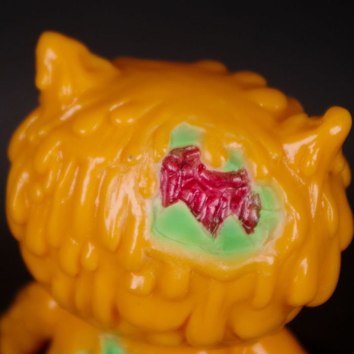 ギャラリー＆ショップ・墓場の画廊に闇病玩具の「溶解猫MELTY PETO」が