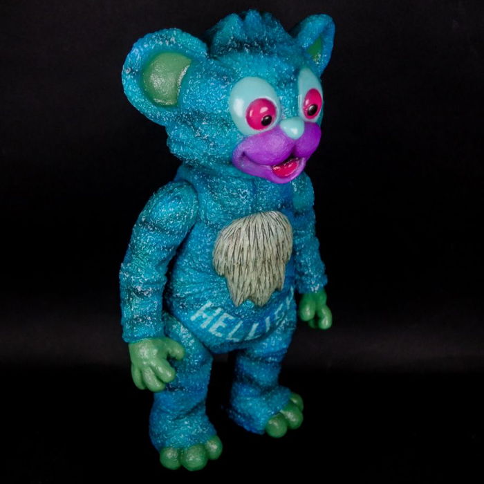 MILKBOYTOYSから地獄からの使者「Hellish IT Bear」が墓場の画廊を来訪