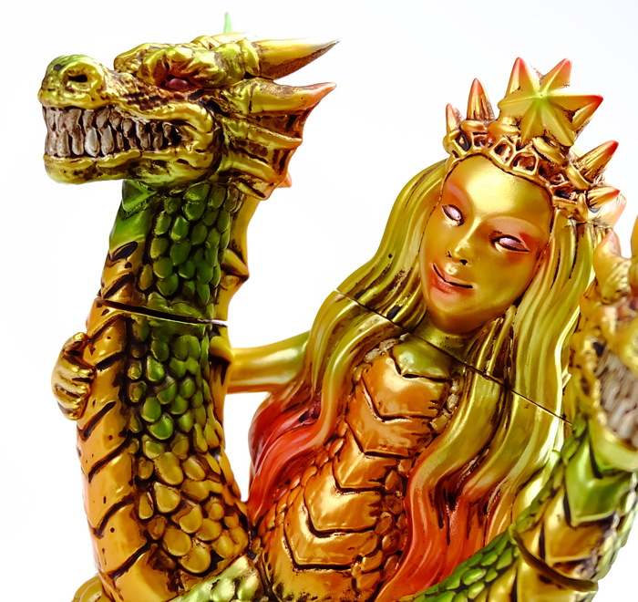 海外クリエイター・Fat Laneの注目作「怪獣女王」再販！ 抽選受付中