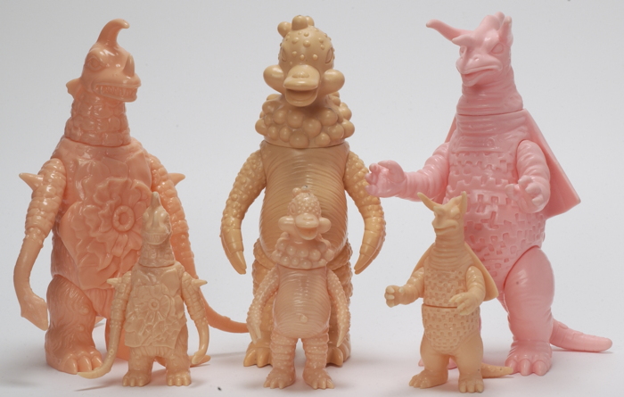 ブルマァクの幻の金型より「ライブキング」のミドルサイズも登場