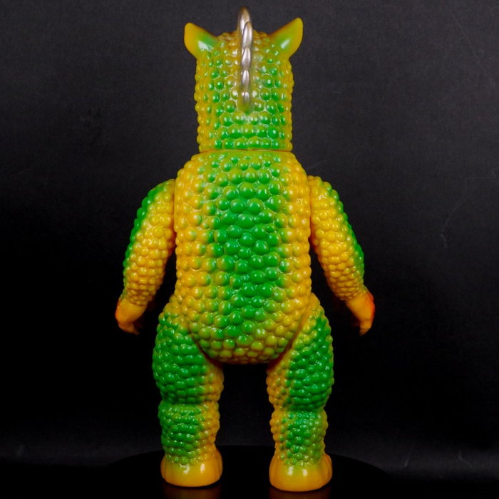 ブルマァク製いじめっ子怪獣「ガバラ」が出現！「イエロー」を予約受付