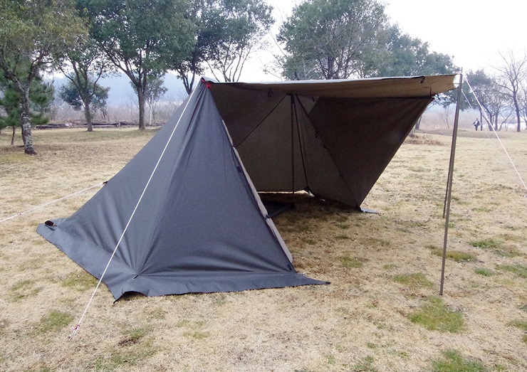 テンマクデザインの新商品『大炎幕』をヘリノックスのTac.フィールド