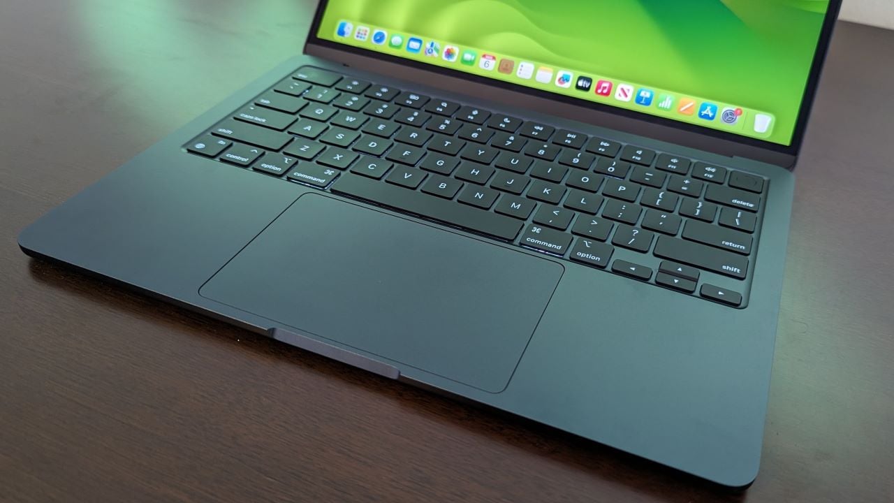 Apple MacBook Air 13-Inch (2024, M3) - Review 2024 - PCMag Middle East
