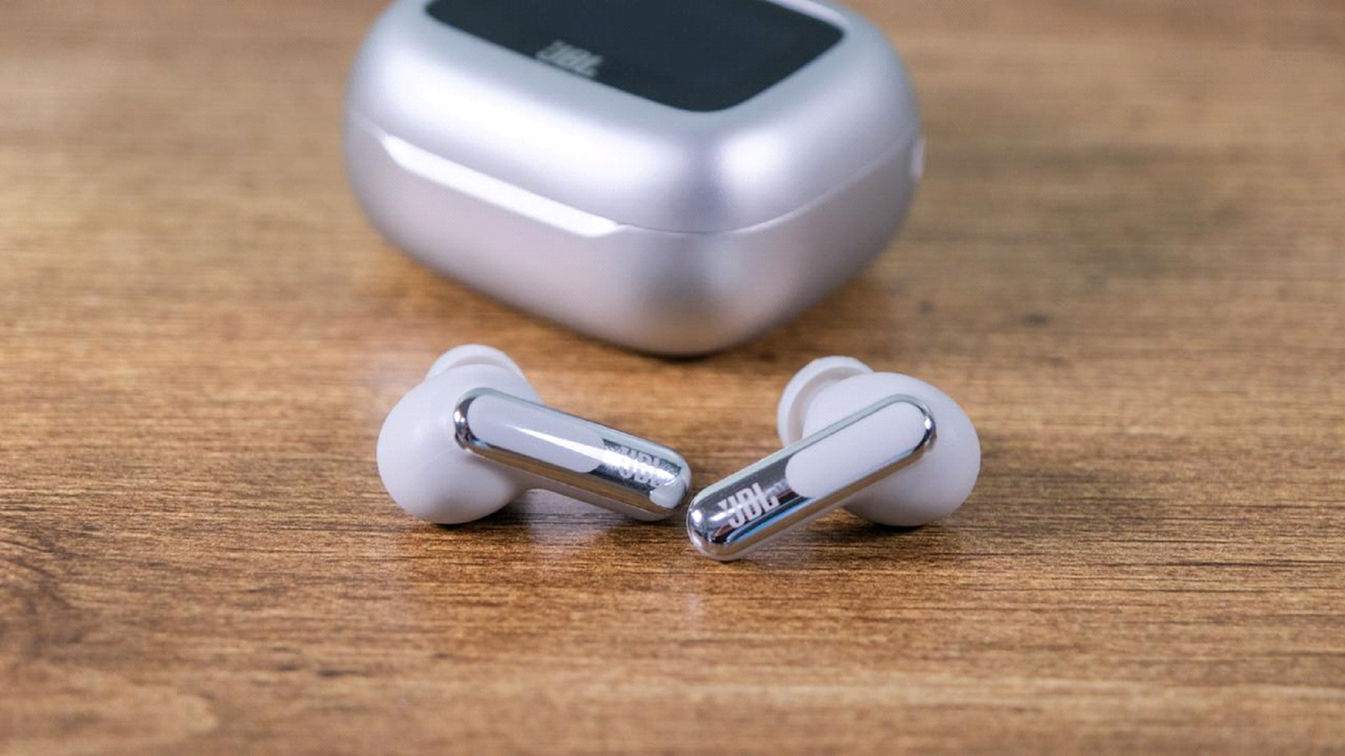 JBL Live Beam 3 - Review 2024 - PCMag Middle East