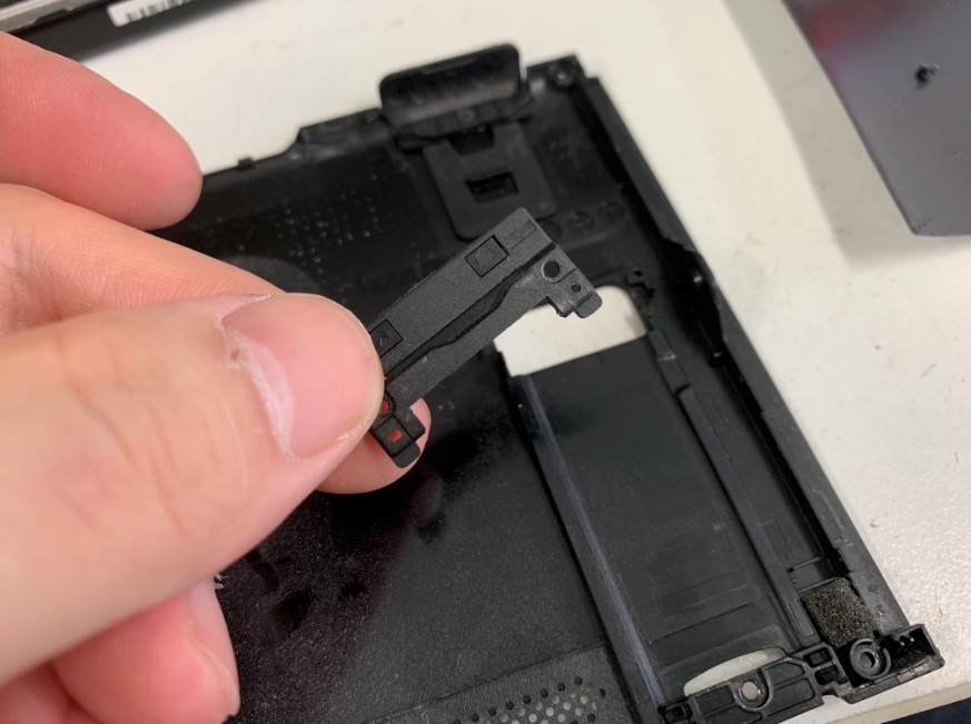 Nintendo Switch本体を立てるスタンドが折れた！作業時間30分で元通り