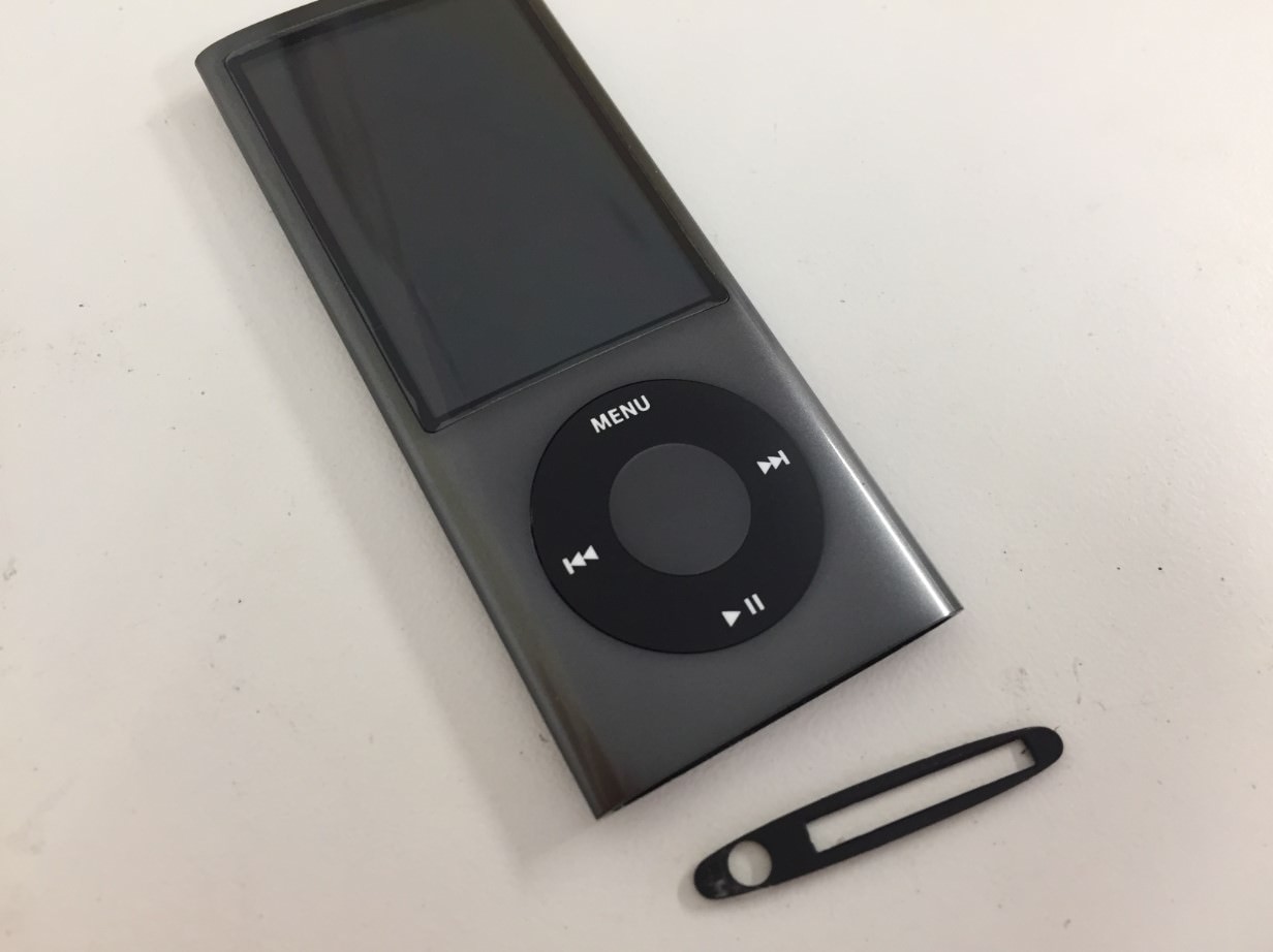 町田で古いiPodを修理】充電しながらじゃないと使えない！充電器を抜い