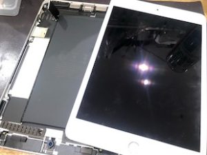 iPad mini5（A2124）が壊れて液晶の半分が見えなくなった修理のご紹介！