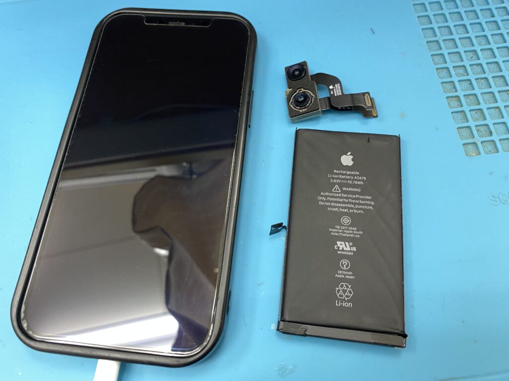 バッテリー減りの早いiPhone12、カメラのピント不良も即日修理！機種