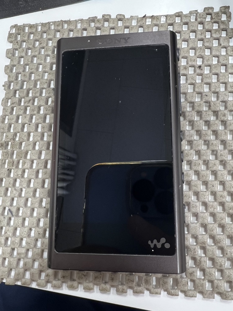 WALKMAN】まだまだ現役？ウォークマンNW-A55のバッテリー交換！ | スマ