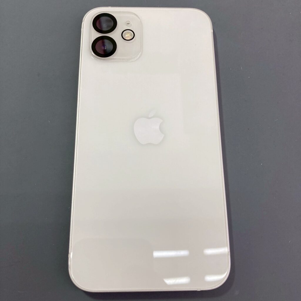 水没注意⚠》水濡れで画面が緑の表示に！！？iPhone12の修理もス