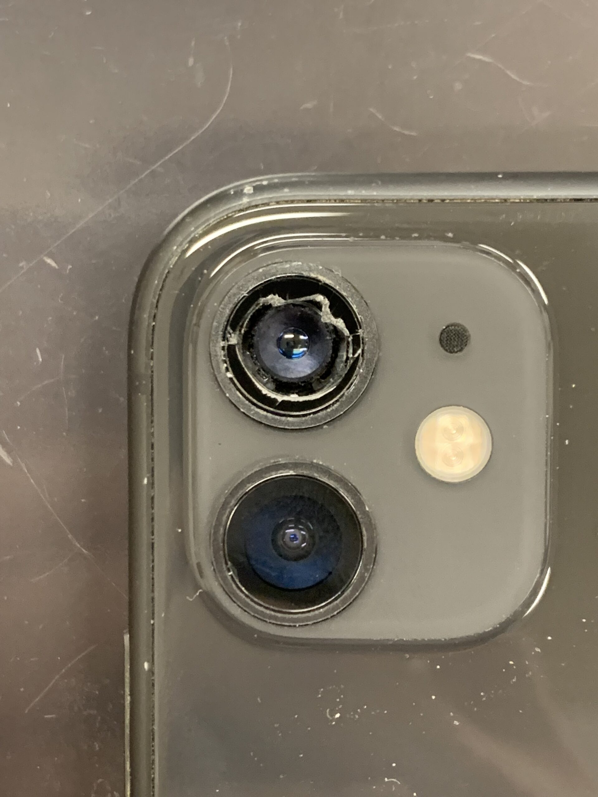 アイフォン11】カメラレンズが割れたiPhone11の修理 – iPhone修理岡山