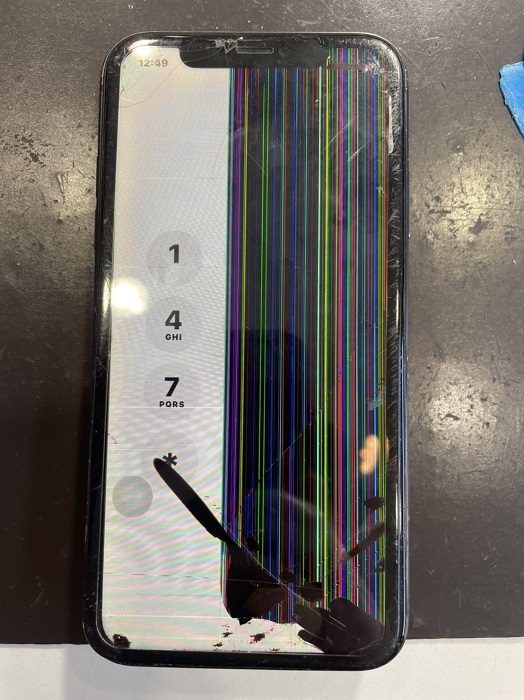 iPhone XR】最悪の場合は初期化もあり得る！？画面割れとゴースト