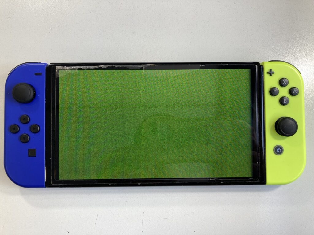 Nintendo Switch 有機ELモデル・・・緑色になってしまった画面を修理し