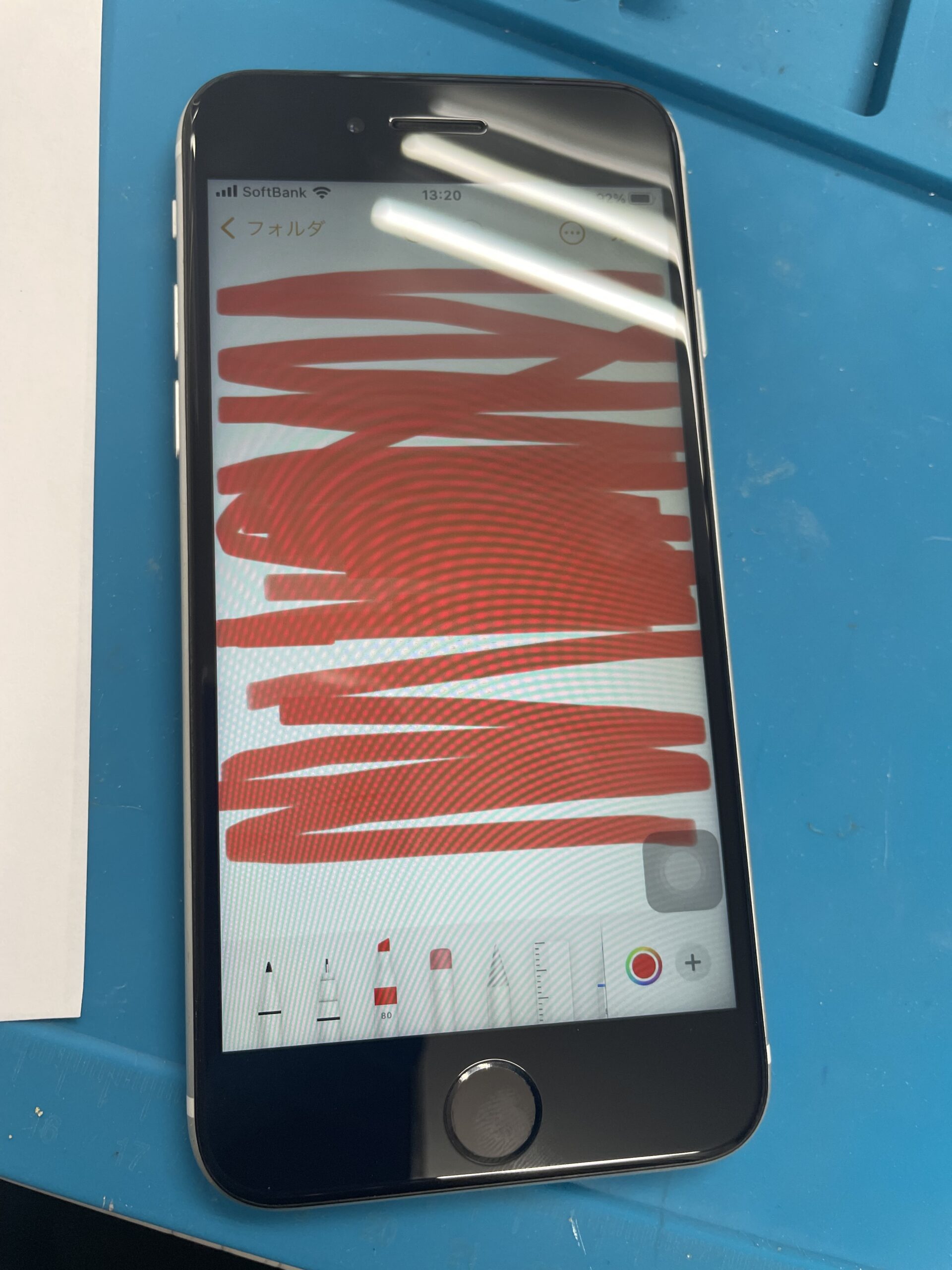 iPhoneSE(第2世代)タッチが効かない画面不良による交換も札幌駅周辺で