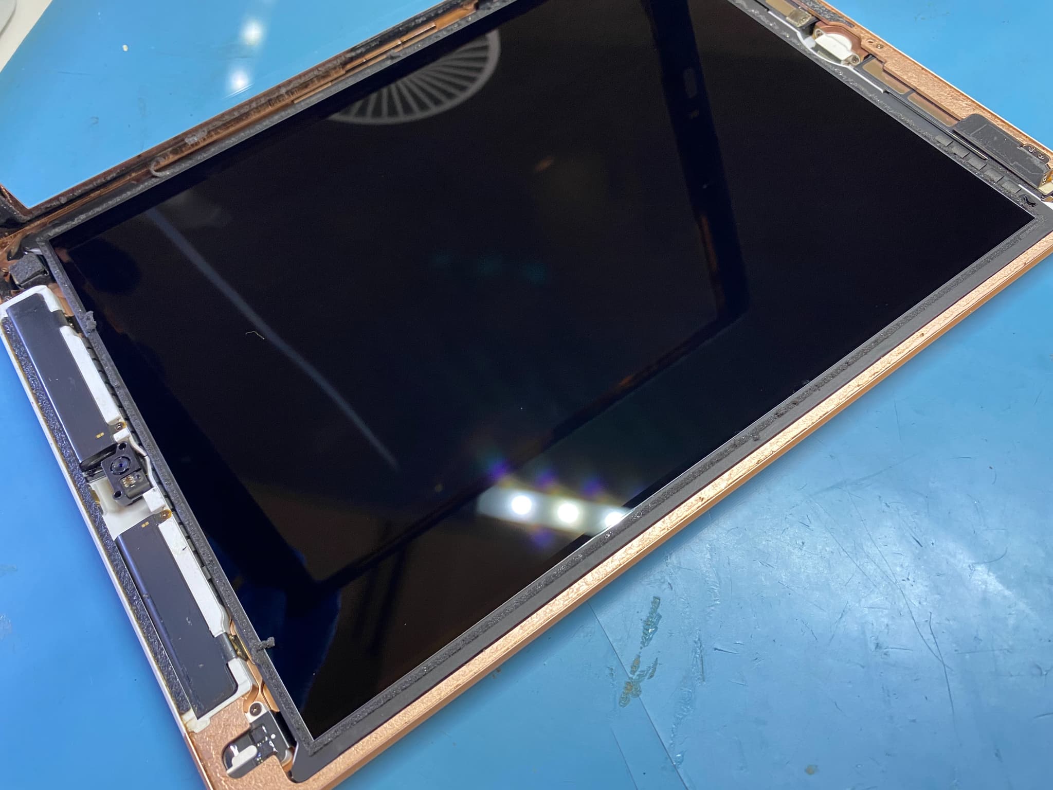 iPad第6世代！液晶割れ交換修理🔧 | お近くのiPhone修理センター