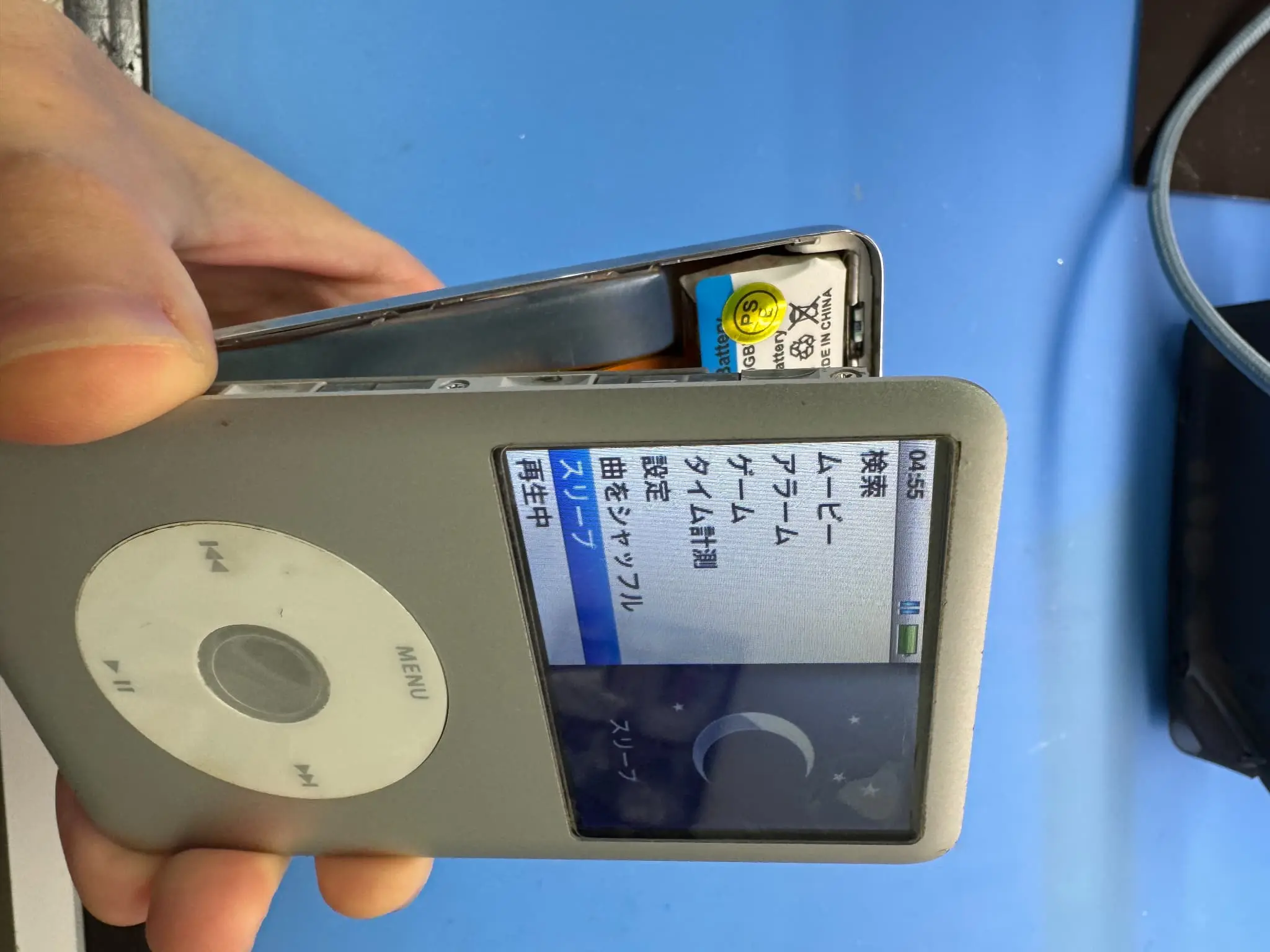 新品バッテリーに交換済Apple iPod classic 30GB バッテリー新品化 白