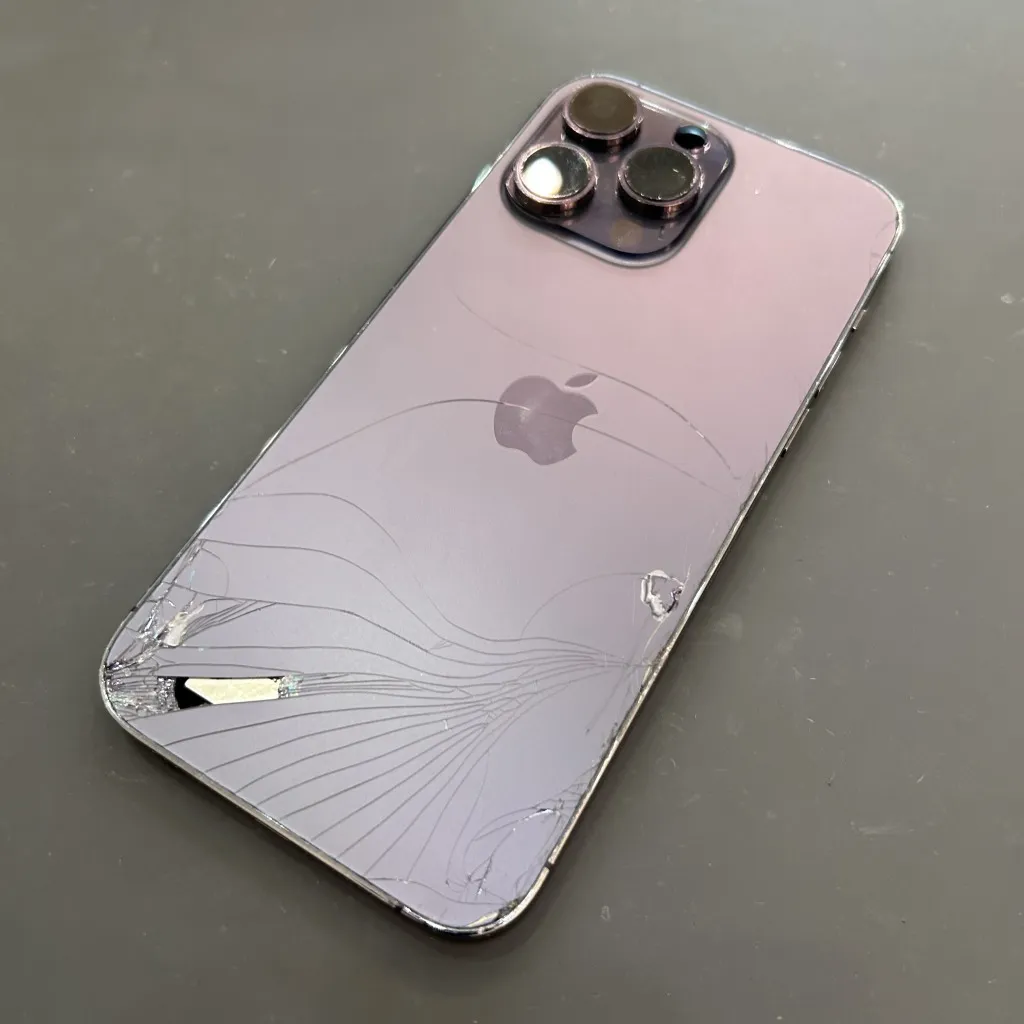 iPhone14 ProMaxの背面ガラス交換はスマートクリア函館店へ！ | お近く