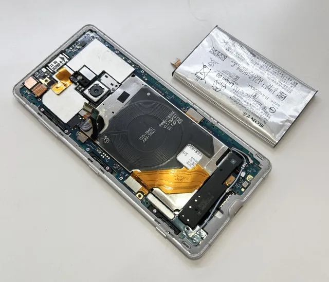 Xperia XZ3のバッテリー交換を行いました！ | お近くのiPhone修理