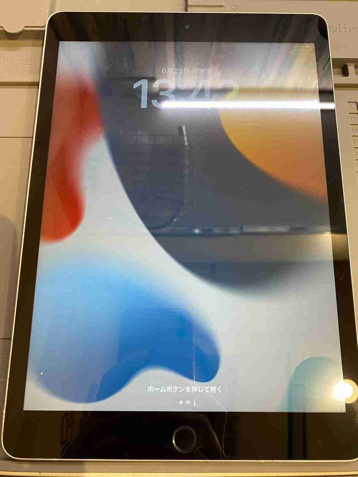 天神橋筋六丁目】iPad 第9世代ガラス割れ即日修理！データそのまま安心