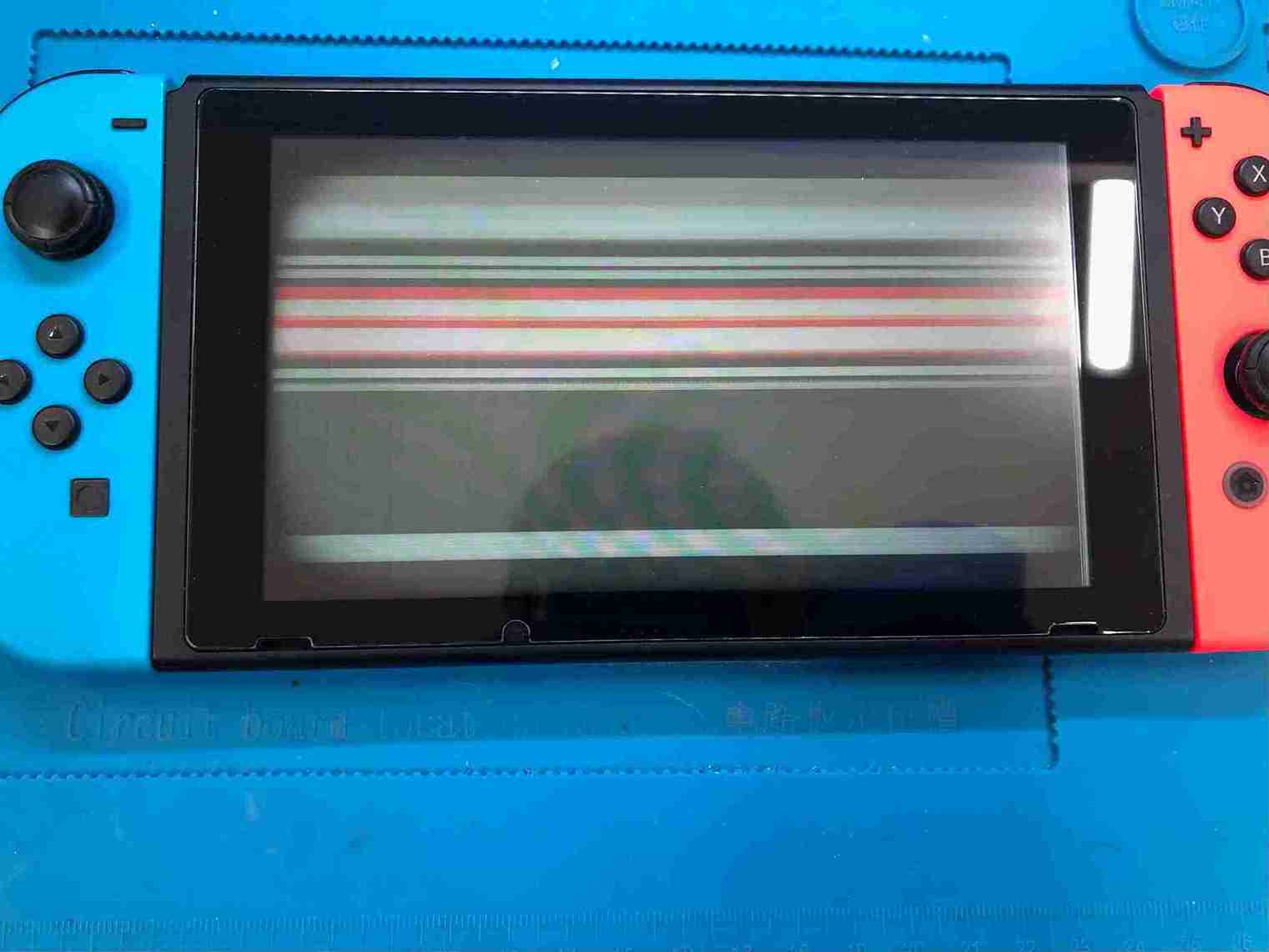 昭島】Switchの液晶故障を即日修理。画面の乱れ・変な模様も1時間で