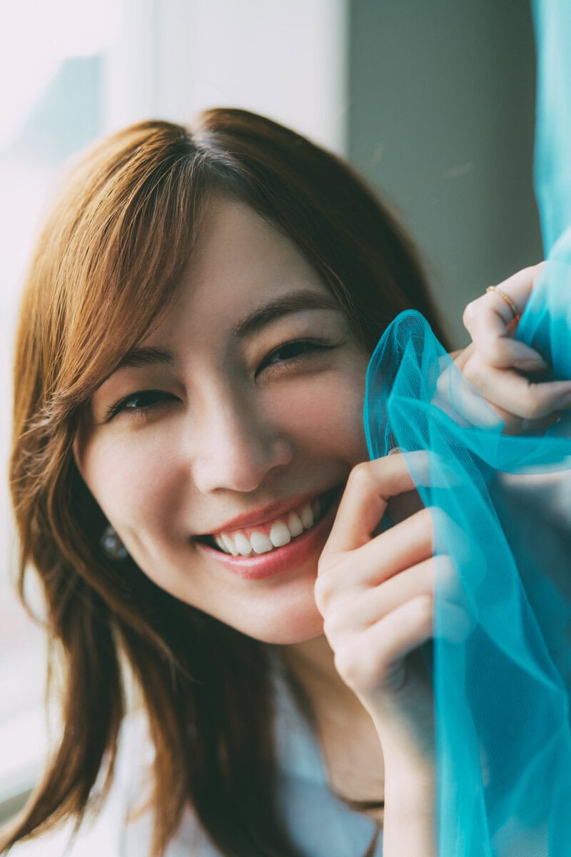 画像一覧）松井珠理奈、ランジェリー×濡れた街並みで見せた“28歳の色香