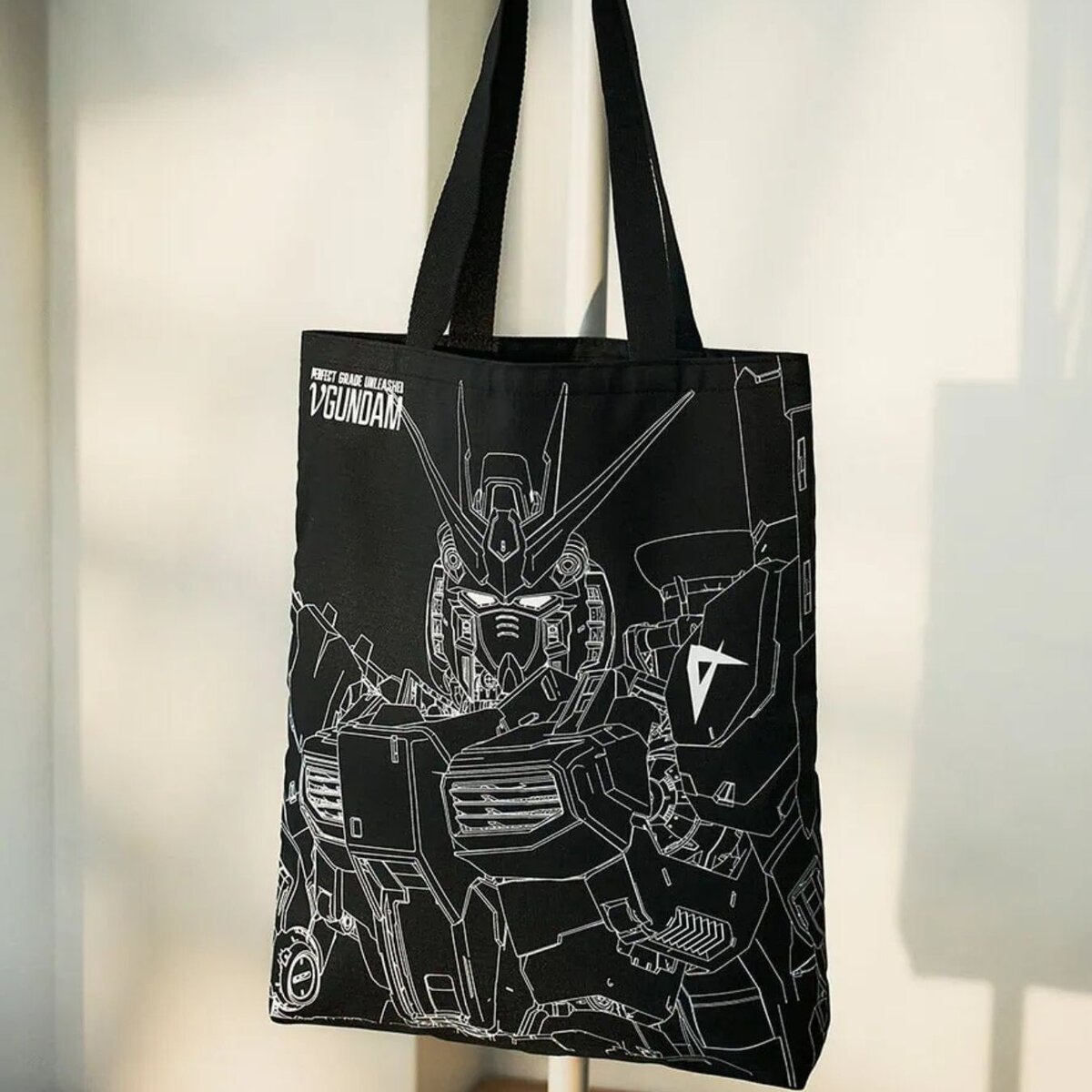 ガンプラ45周年を祝う究極付録！『PERFECT GRADE UNLEASHED 1/60 ν